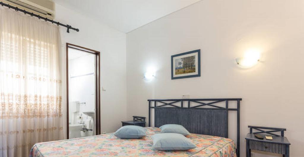 Residencial Miramar Hotell Quarteira Rum bild